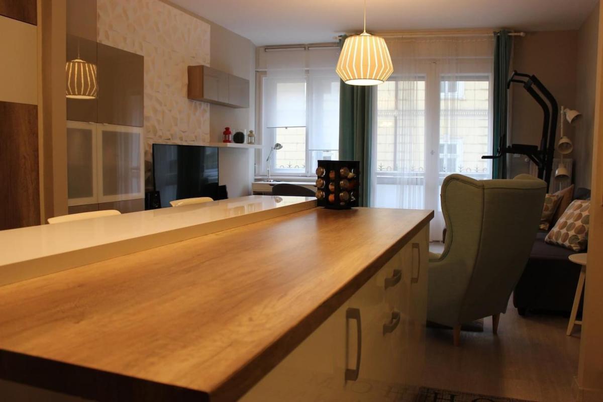 Apartment Karoly Krt 22 *